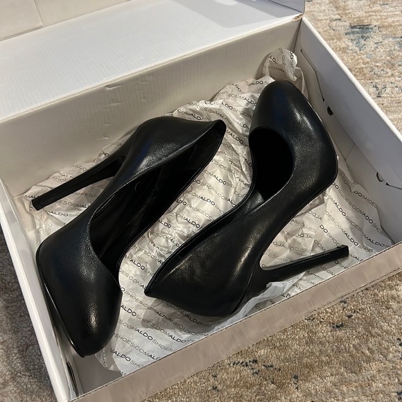 All Black ALDO Heels - Picture 1 of 12